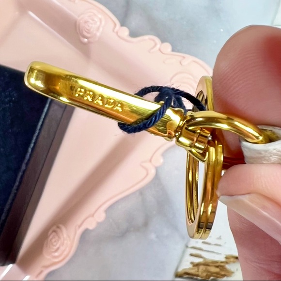 |SOLD| Prada Rare Saffiano Leather White & Pink Bear Trick Bag Charm - Picture 8 of 11
